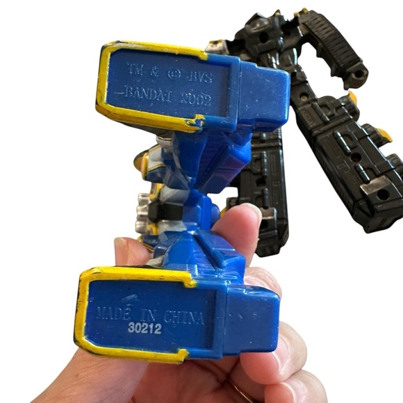 Action Figure Set with Blue and Black Robots - Picture 3 of 5